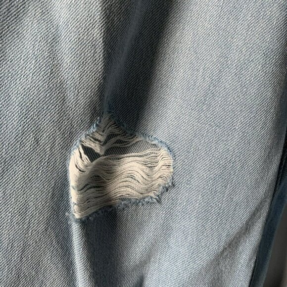 Universal Thread Women's Mid-Rise Boyfriend Jeans Light Wash Size 17 - Picture 2 of 12